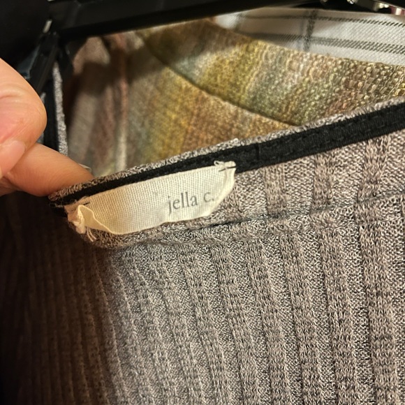 JELLA C Top - Picture 7 of 8